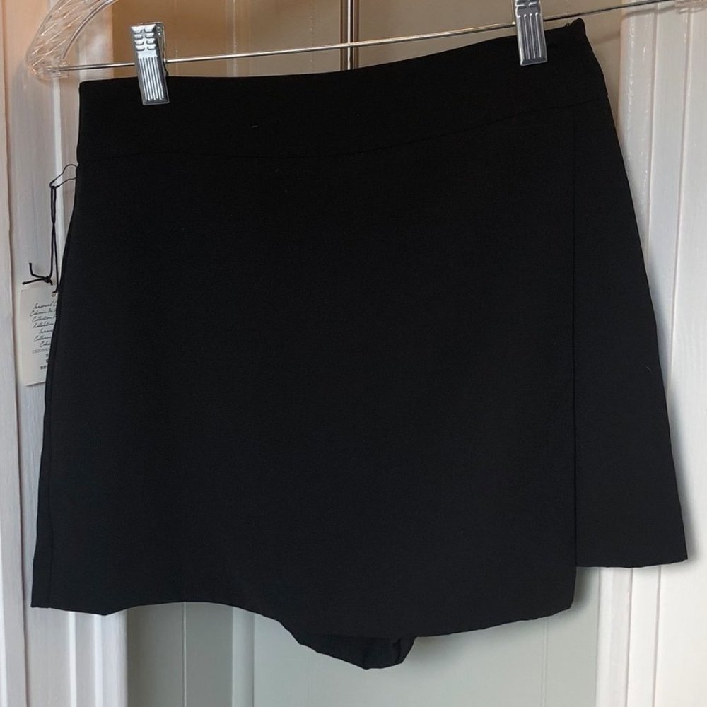 Women's Forever 21 Black Dress Skort Sz S NWT
